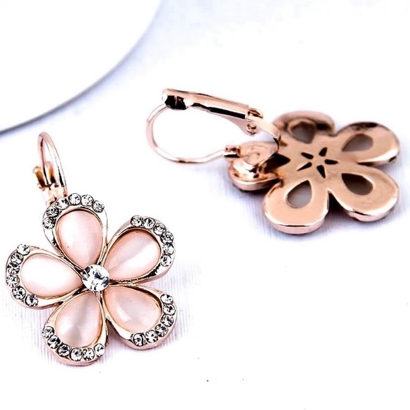 Pearlescent Pink Petal/Crystal Rose Gold Earrings - Picture 5 of 8